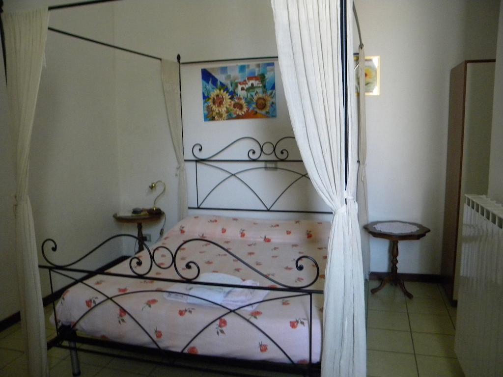 Hôtel Le Petit Fleur à Bareggio Chambre photo